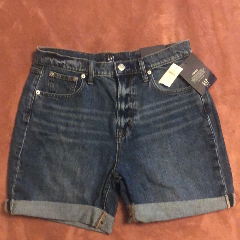 BRAND NEW  GAP high rise 7” shorts